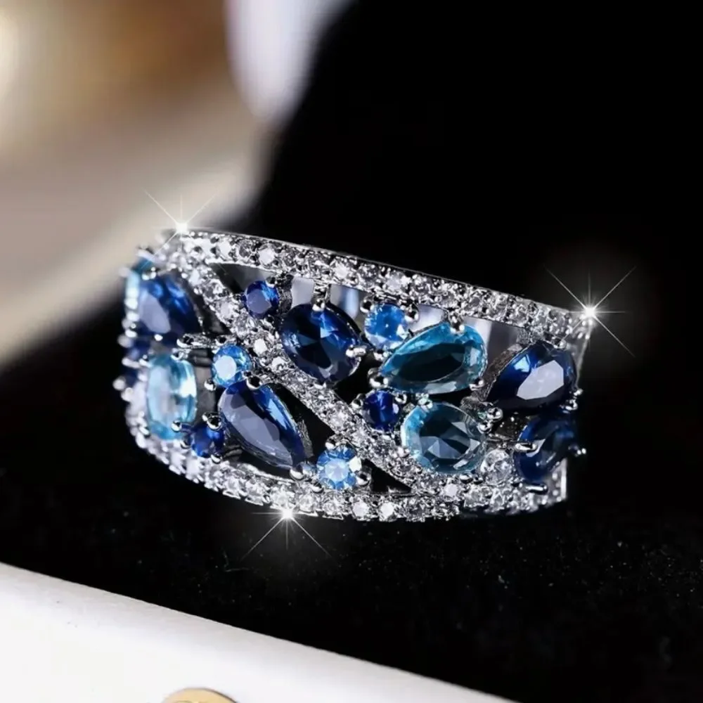 🔷 Gorgeous NEW Blue crystal gemstone band ring size 8 🔷